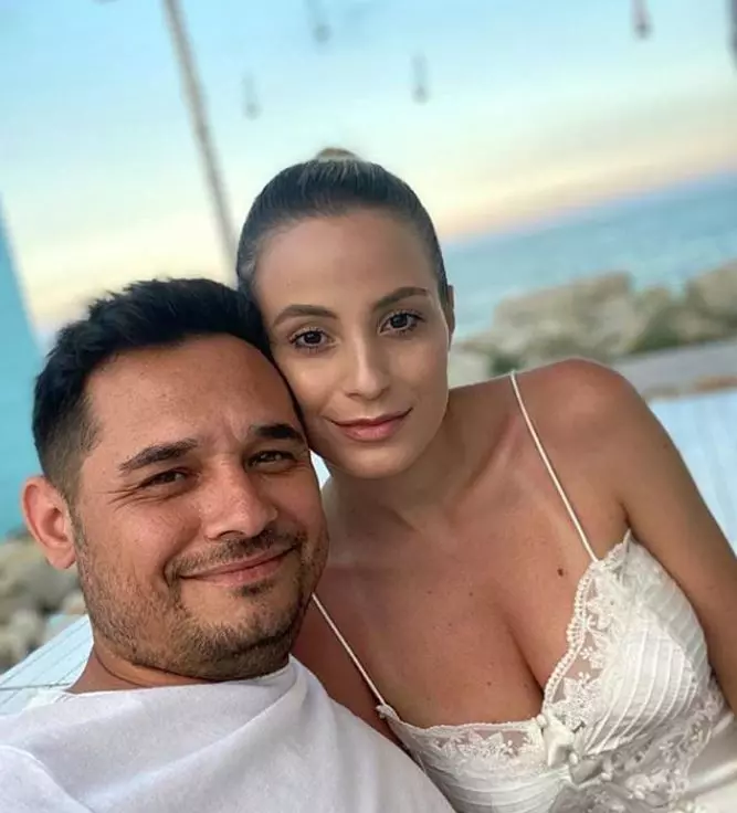 sotia lui mihai rait 27 de ani 1