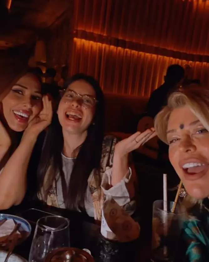 iulia vantur si loredana groza in india 4