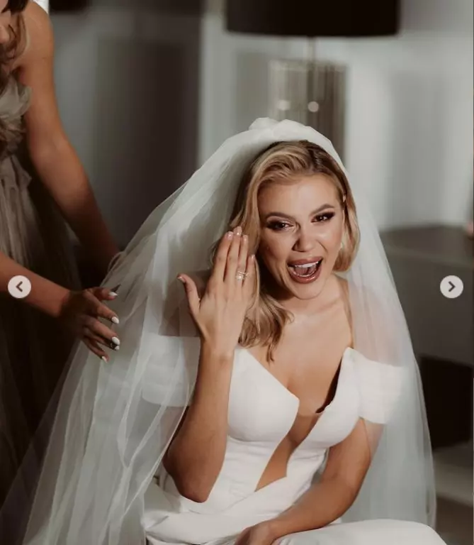 emily-burghelea-s-a-casatorit-6