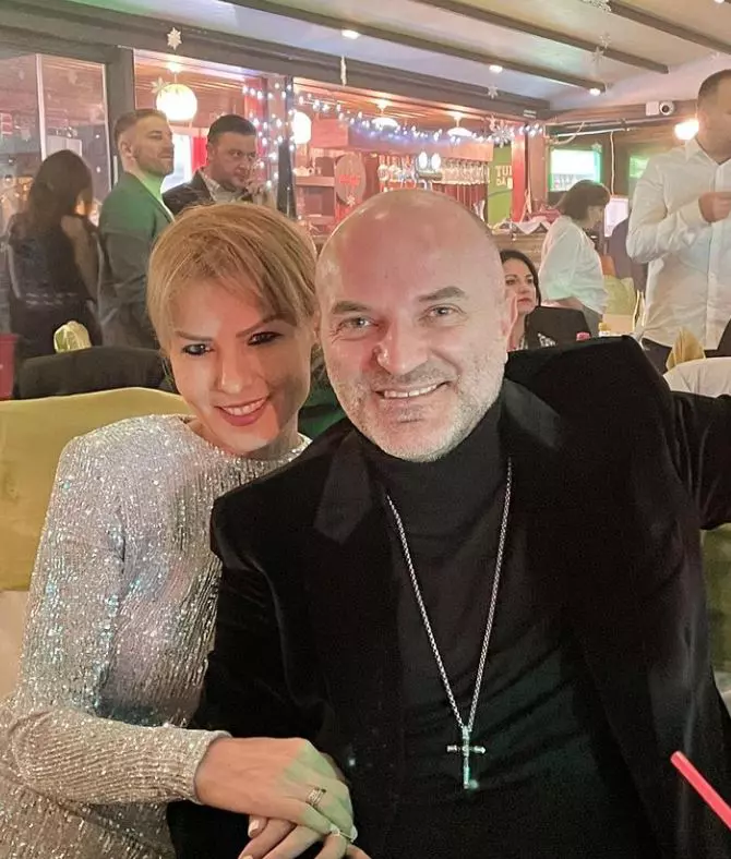Dan Capatos și soția sa, Monica (3)