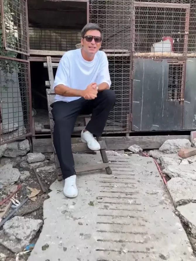 Radu Valcan in cotetul de gaini 2