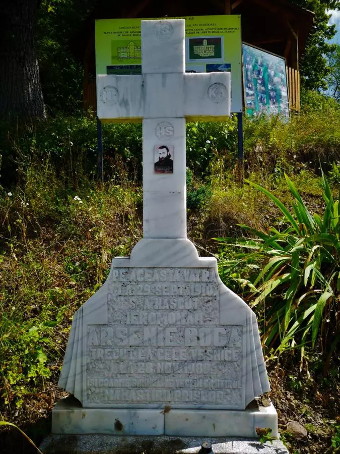 troita la casa parinteasca a lui arsenie boca