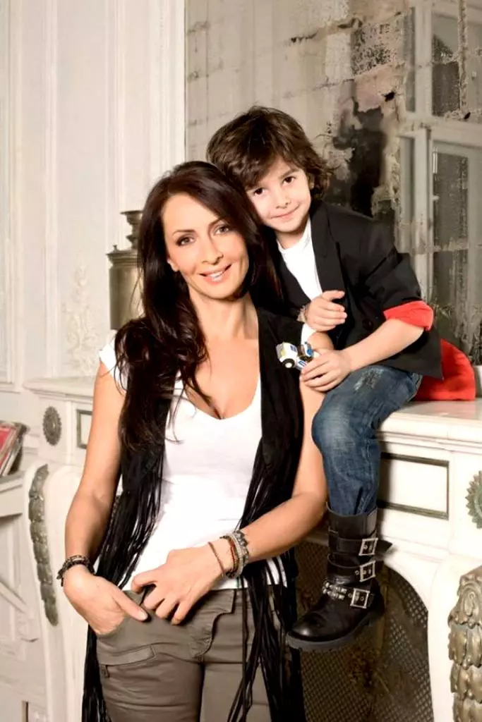 Mihaela-Radulescu-si-Ayan-2-1-683x1024