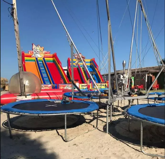 locuri de joacă cu trambuline din Mamaia, amendate (2)