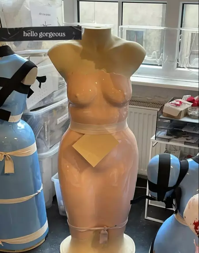 rochie heidi klum grammy 2026 7