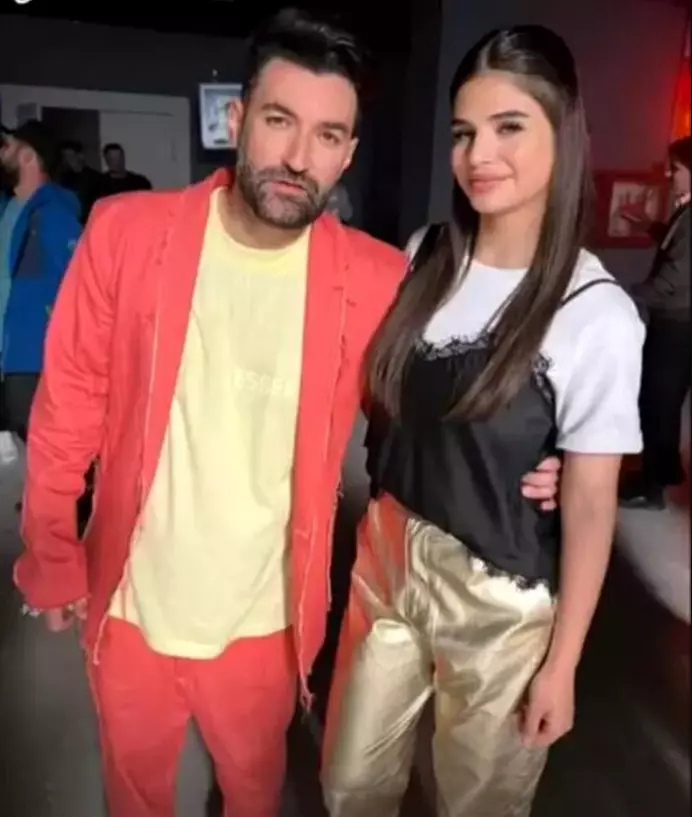 ioana-hododi-si-smiley-1