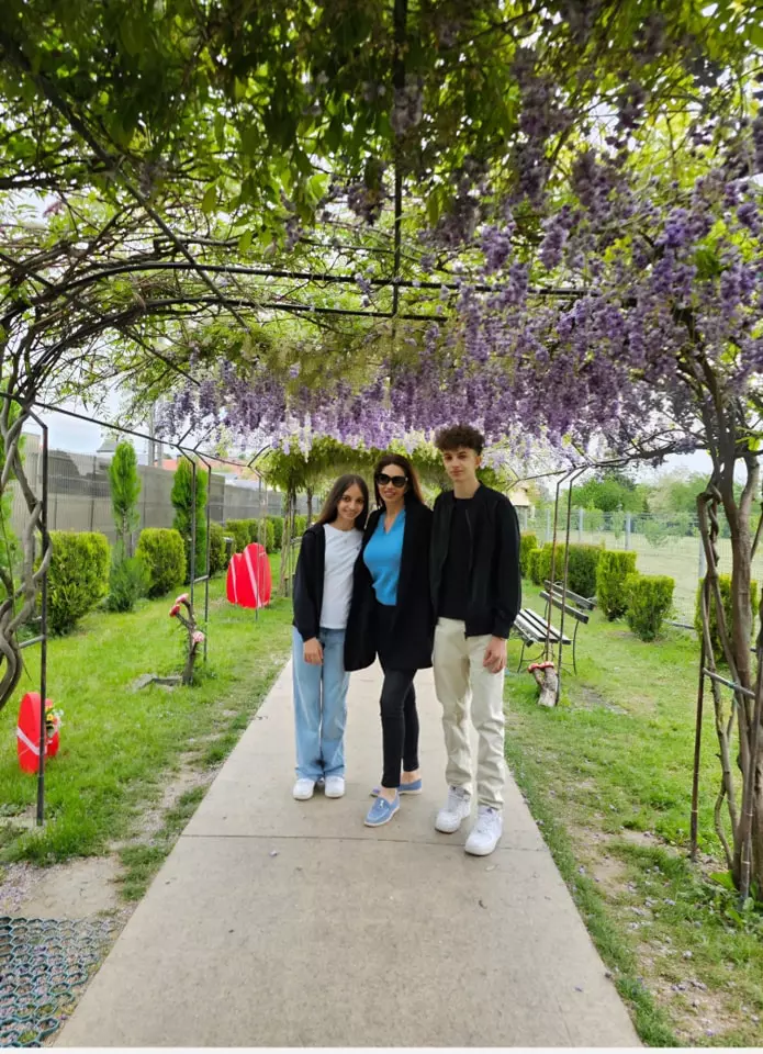 Cristina Spătar și copiii săi (1)