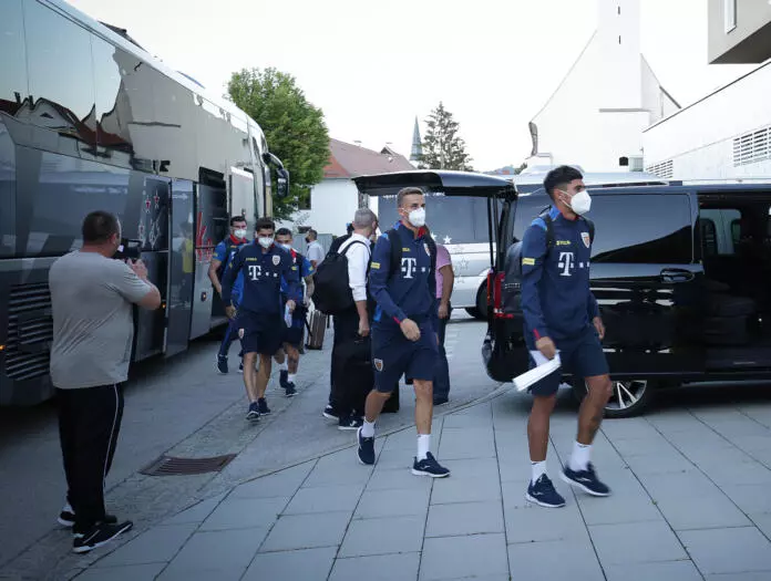 Naționala României a aajuns la Klagenfurt FOTO: FRF