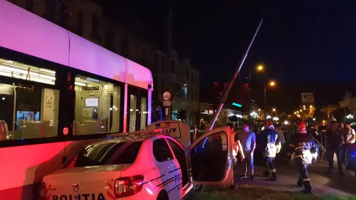 accident tramvai pol 1