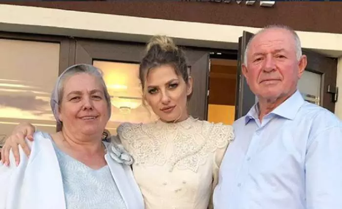 Lidia Buble și părinții săi