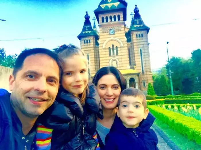 3Dan-Negru-familie-jpg