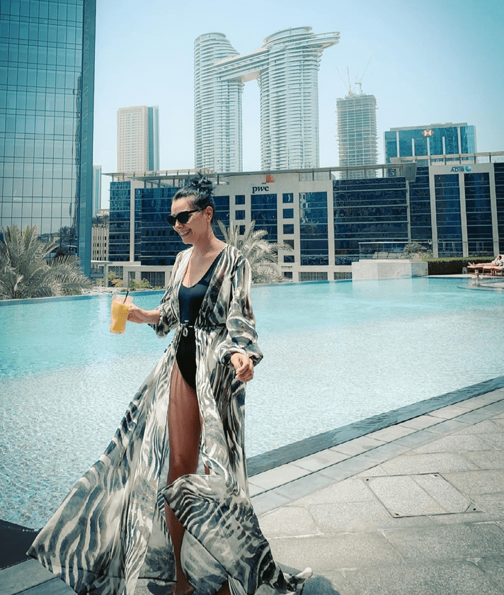 corina caragea in costum de baie 3