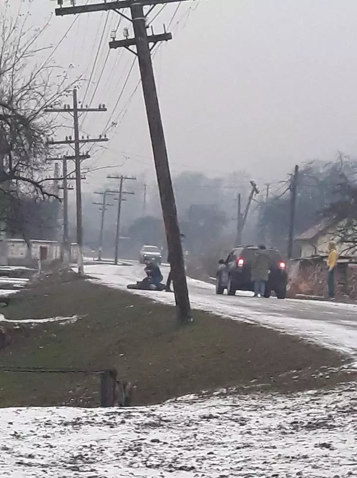 Un bărbat din Valea Vișeului, Maramureș, este târât în șanț de agenții Poliției de Frontieră