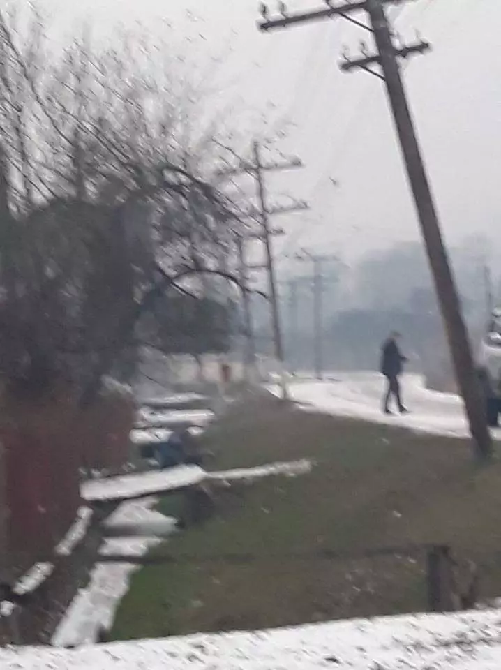 Un bărbat din Valea Vișeului, Maramureș, este târât în șanț de agenții Poliției de Frontieră