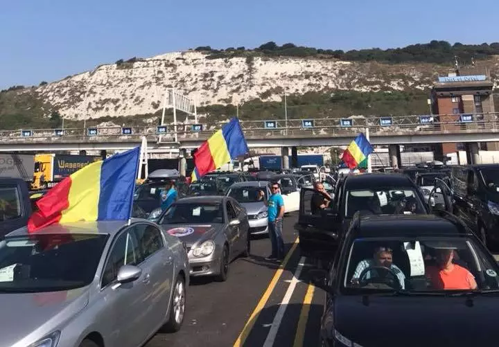 Românii din Marea Britanie vin la mitingul diasporei de pe 10 august (1)