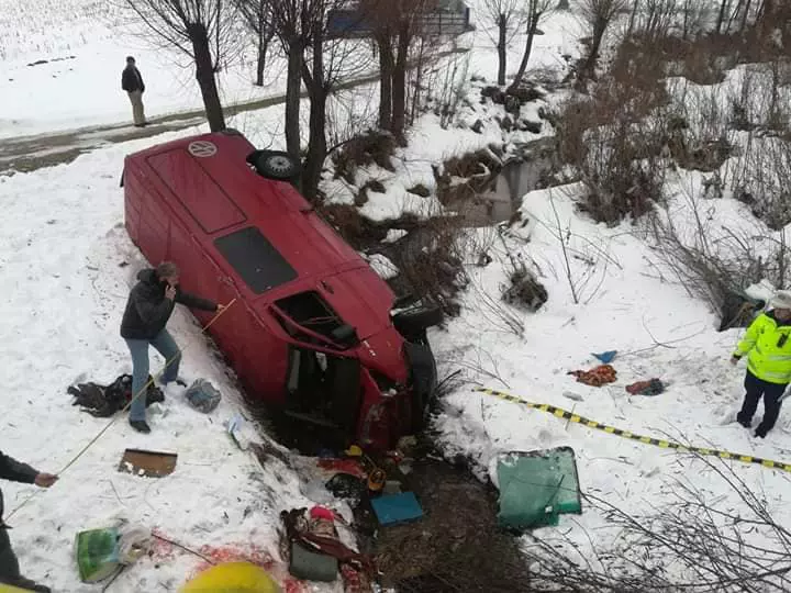 accident microbuz bacau