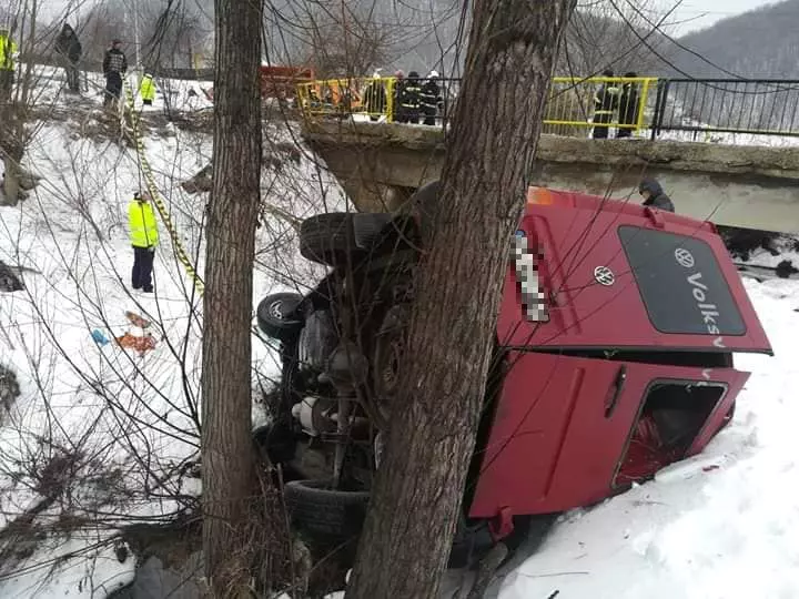 accident microbuz bacau3