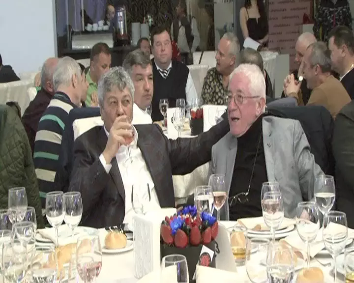 gala_licitatie_andone.mov_snapshot_10.39.670