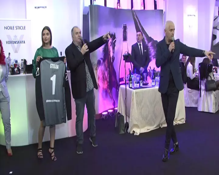 gala_licitatie_andone.mov_snapshot_18.17.358