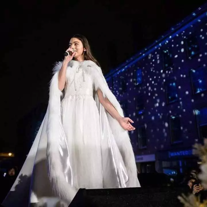 laura bretan discul de aur primul album 2