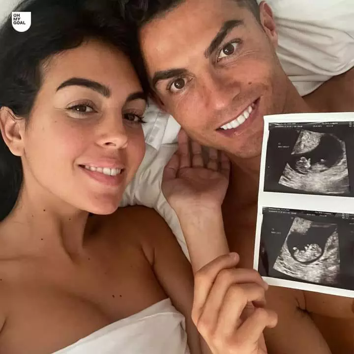 cristiano-ronaldo-si-georgina-rogriguez-gemeni-9