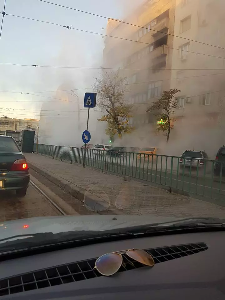 O conductă de apă s-a spart în apropierea Gării de Nord (2)