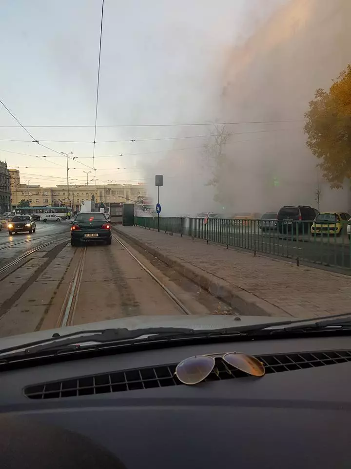 O conductă de apă s-a spart în apropierea Gării de Nord (4)