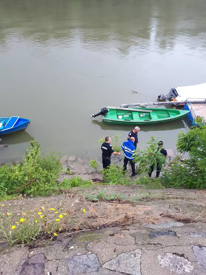 O femeie din Călărași a fost salvată de jandarmi din Dunăre (2)