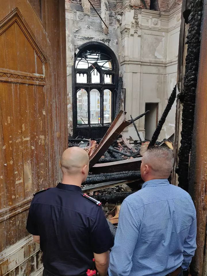 palatul-episcopal-oradea-dupa-incendiu-interior (6)