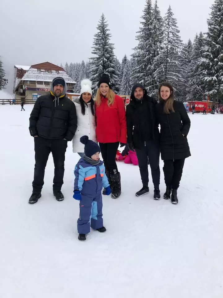 49338677_10156951616607375_1644007472526000128_n