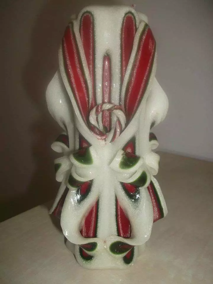 Lumânare făcută de Cristina Pîrvu, purtător de cuvânt al ISU Vrancea