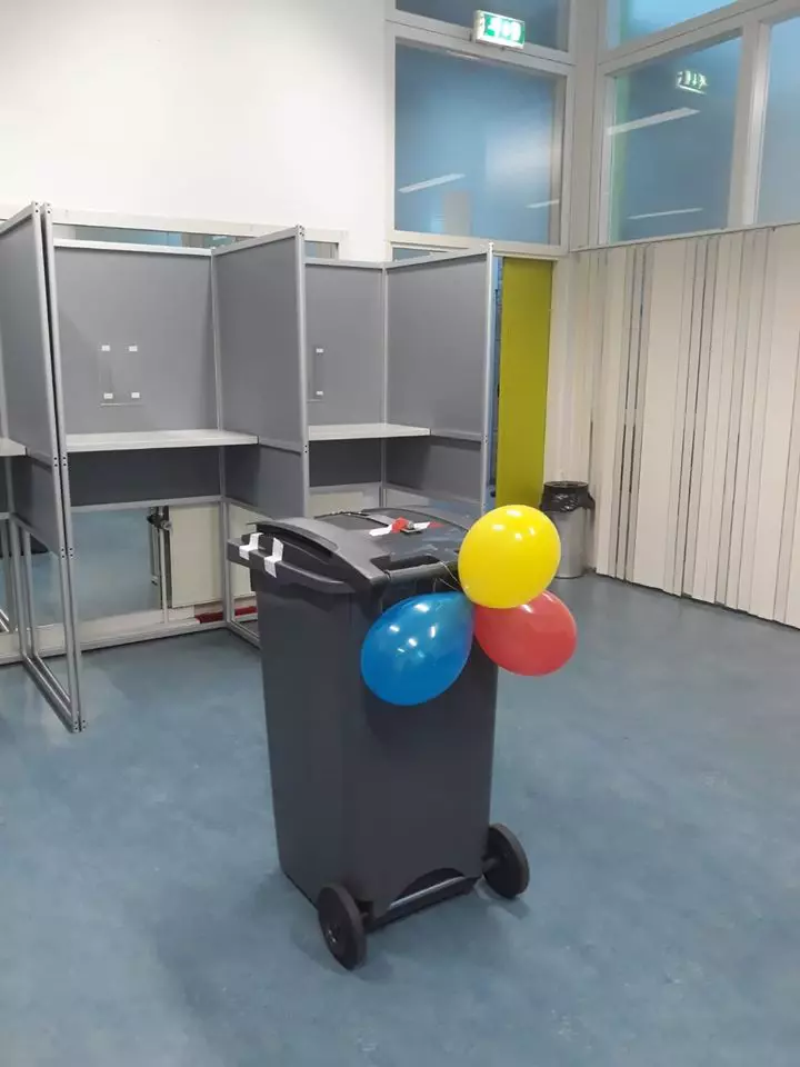 pubela gunoi sectie vot Olanda4