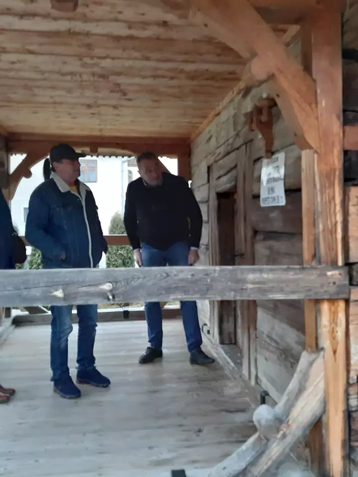 80356745_2642687505847942_132546221217677312_n