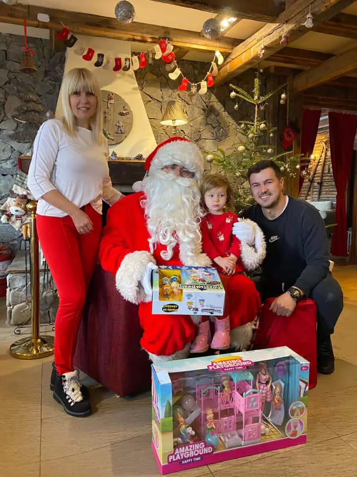 elena udrea si fetita ei 4