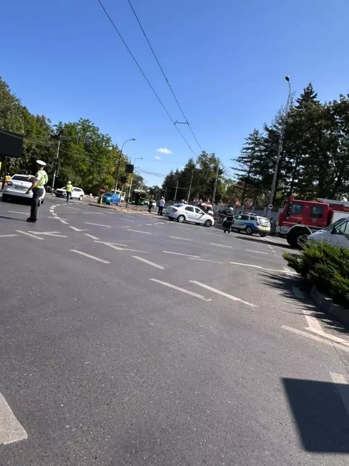 accident-ambulanta-bucuresti-cotroceni-14-septembrie (3)