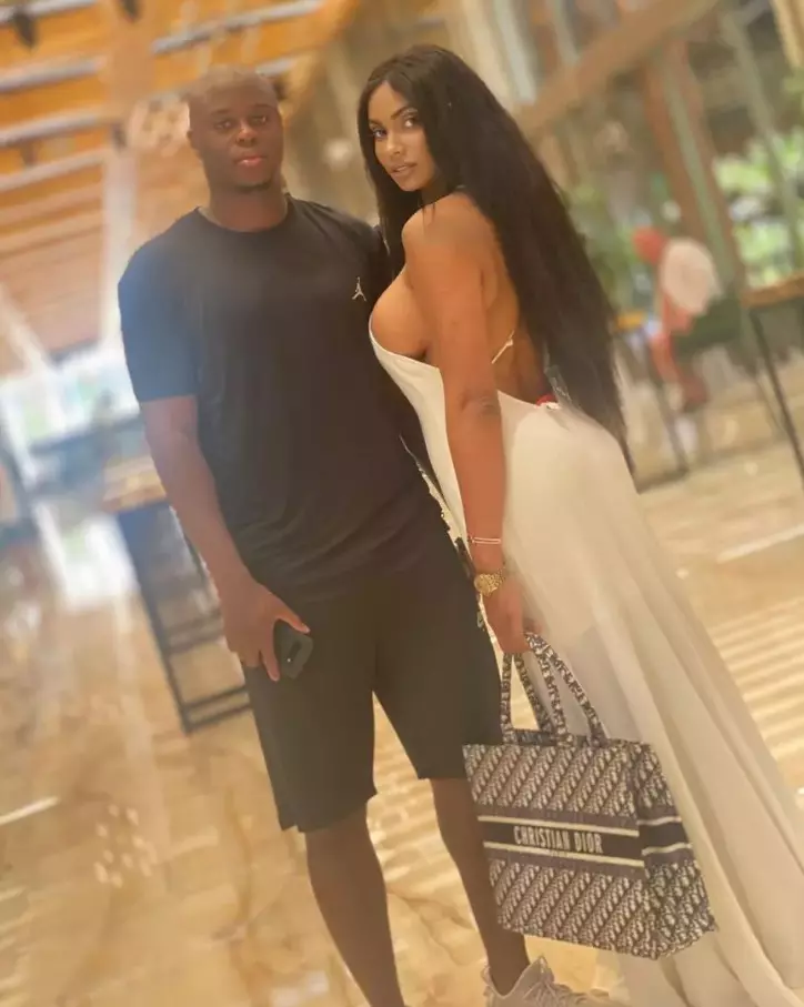 laurette-s-a-despartit-de-fotbalist-1