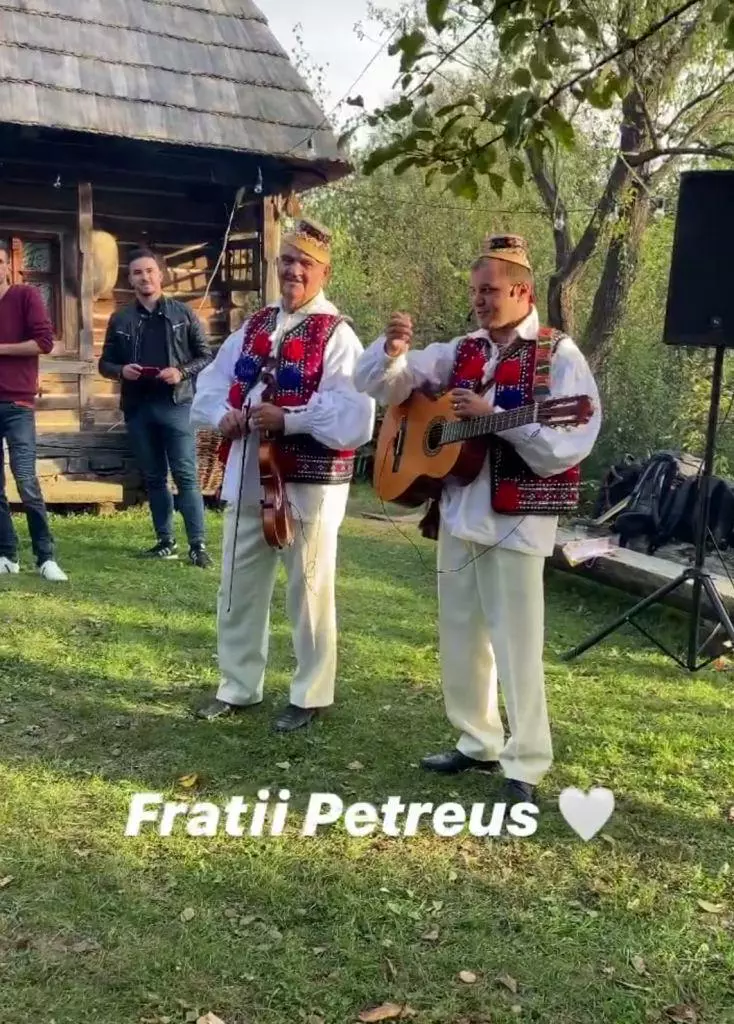 Laura-Cosoi-2-734x1024