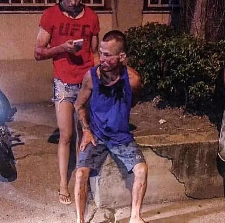 Luptătoare MMA, amenințată de un hoț înarmat cu un pistol din carton (2)