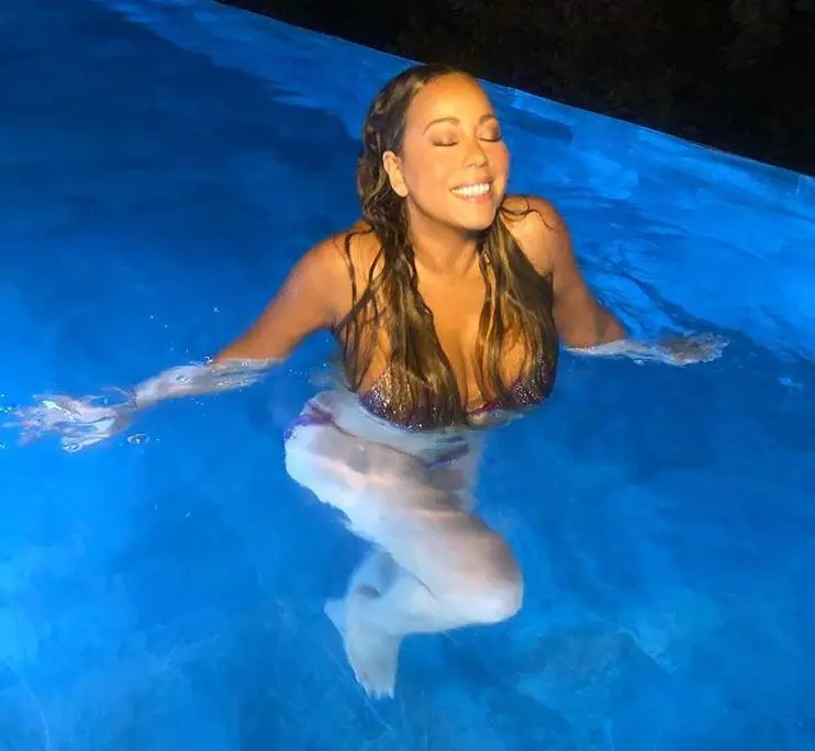 Mariah Carey, în costum de baie (3)