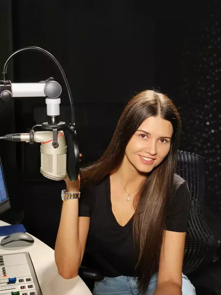 iulia-parlea-prezentatoare-pro-tv-3