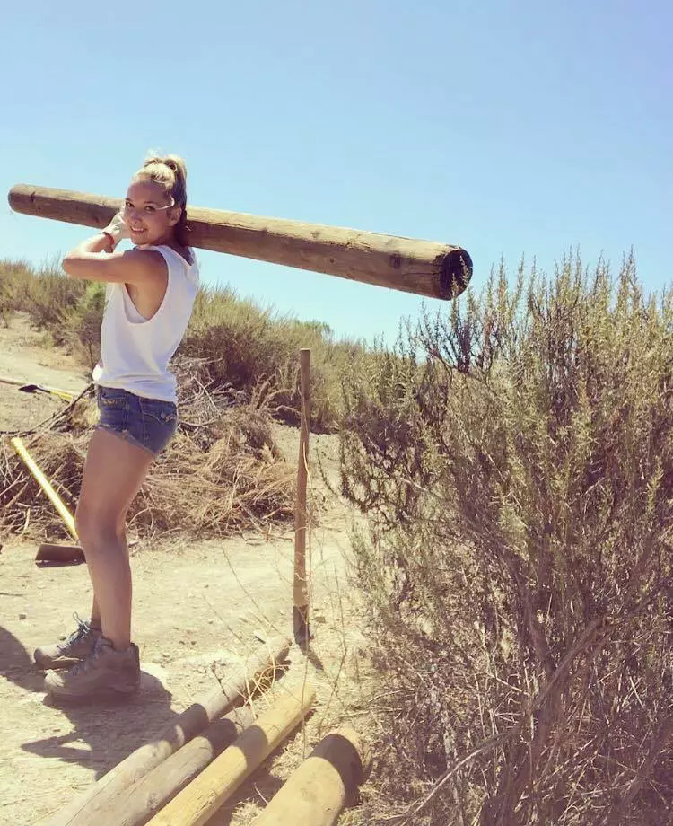 A renunțat la titlu de Miss (Maude Gorman Facebook)