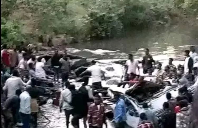 Camion căzut într-un rău, în Etiopia Captură Facebook