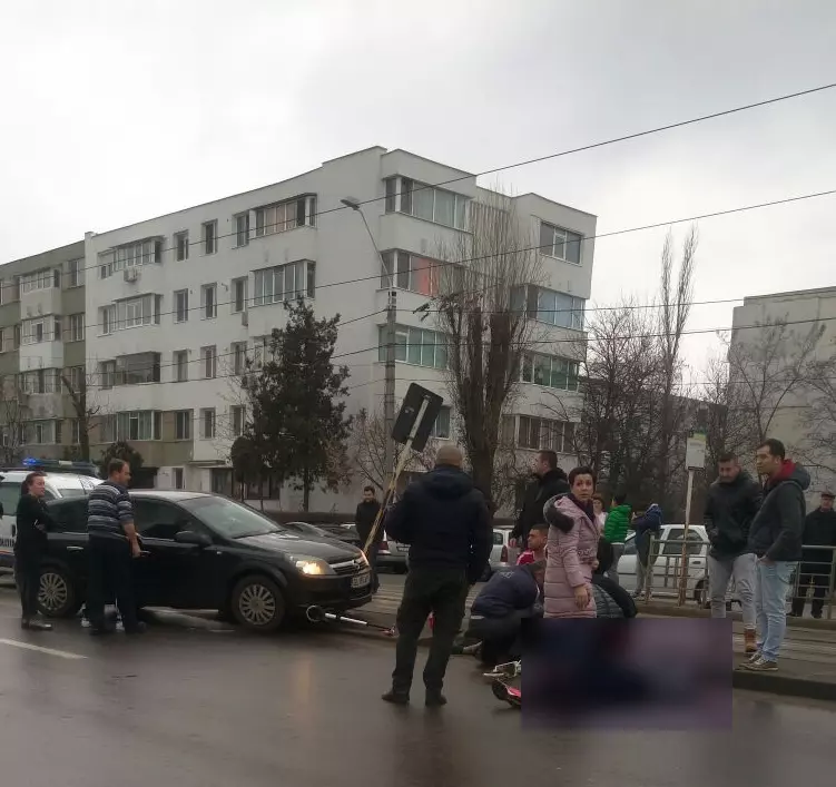 Doi copii și o femeie, răniți pe trecerea de pietoni în Galați (3)