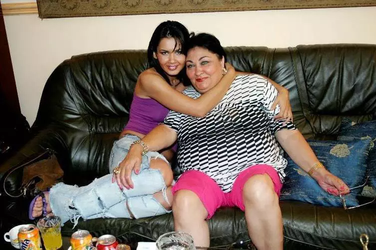 oana-zavoranu-marioara-mama_767ad10de2.jpg
