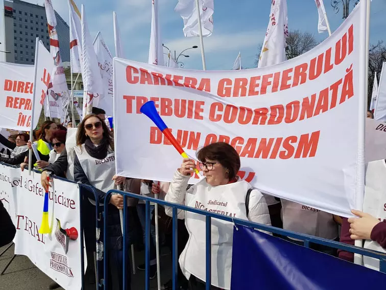 Protest-grefieri-Piata Victoriei4