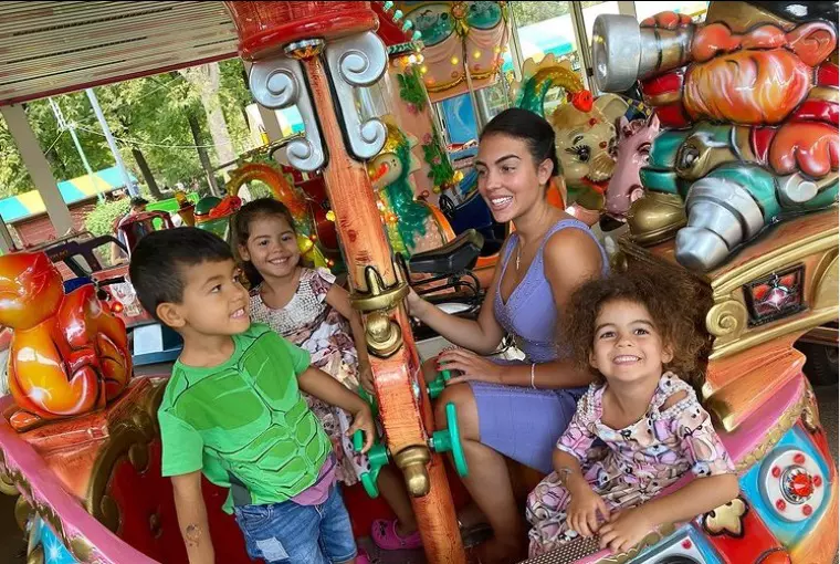 cristiano-ronaldo-si-georgina-rodriguez-sexul-gemenilor-4