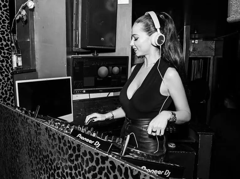 2982686025597833690227929106180007079090661n