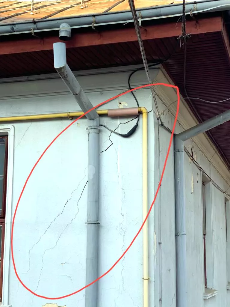 Una dintre clădirile de pe strada Olteniței