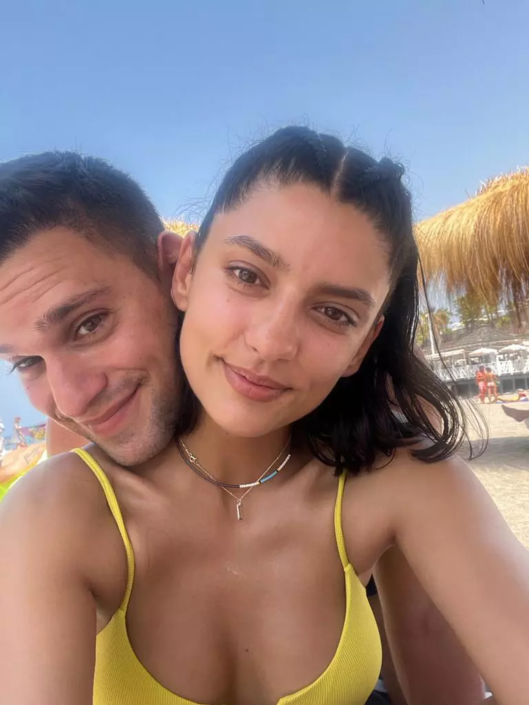 actori-serialul-adela-in-vacanta-4