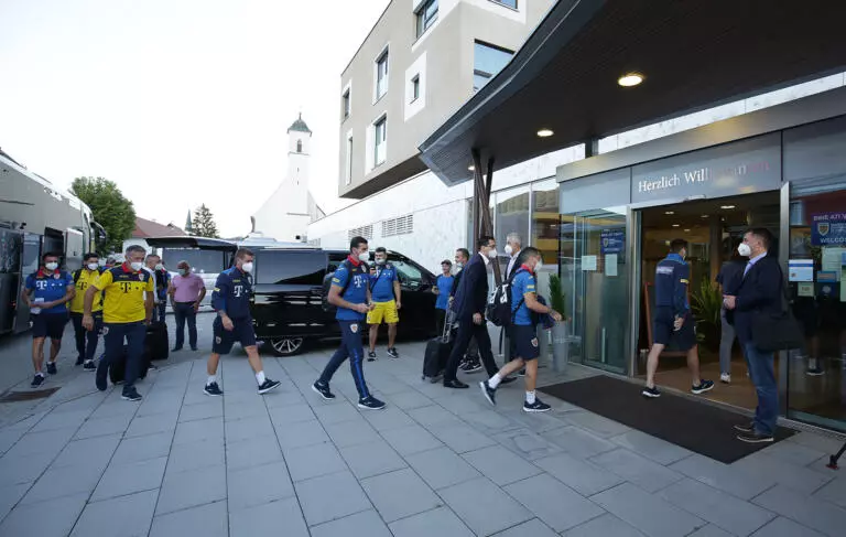 Naționala României a aajuns la Klagenfurt FOTO: FRF